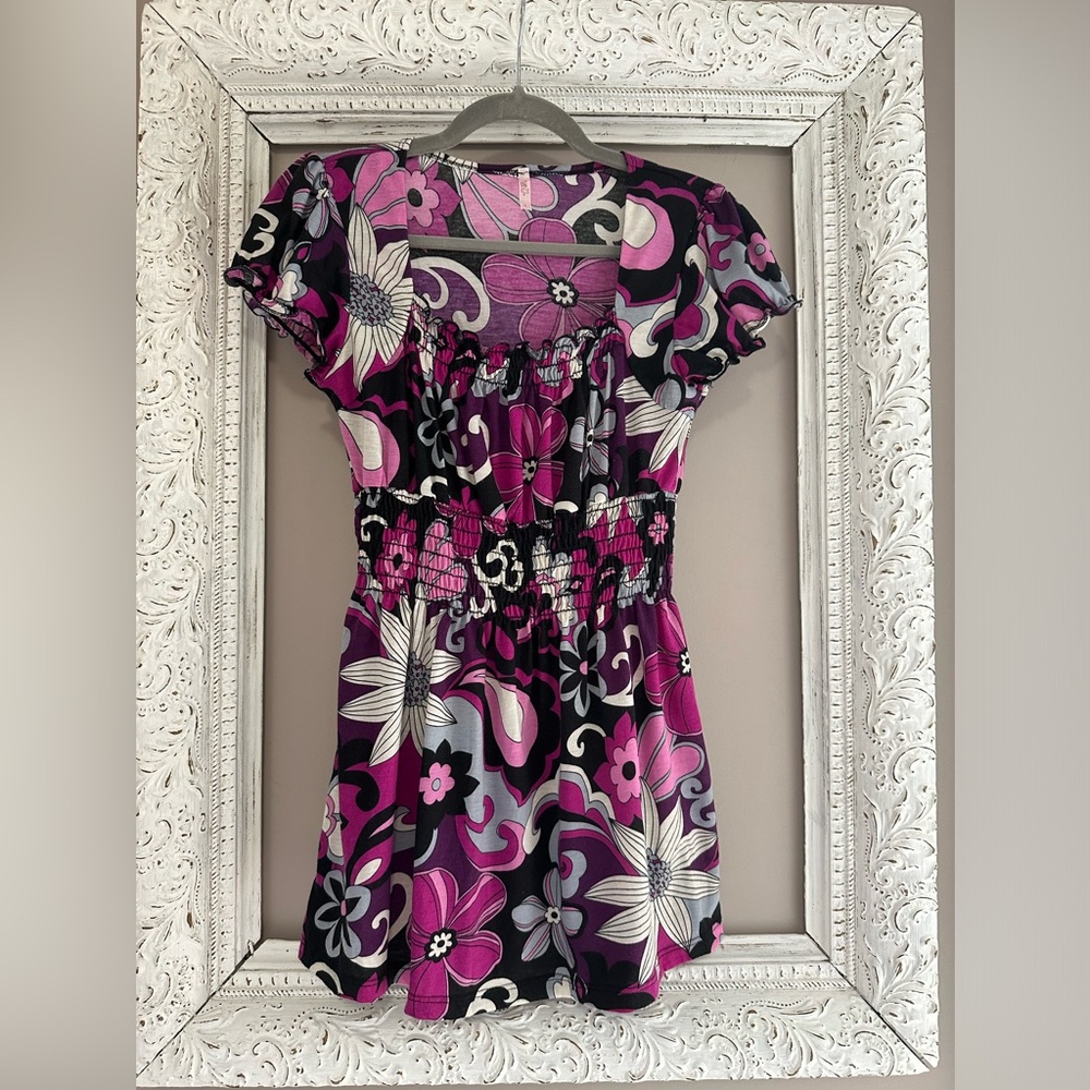 Y2K peasant top! Rue21 size L. ❣️